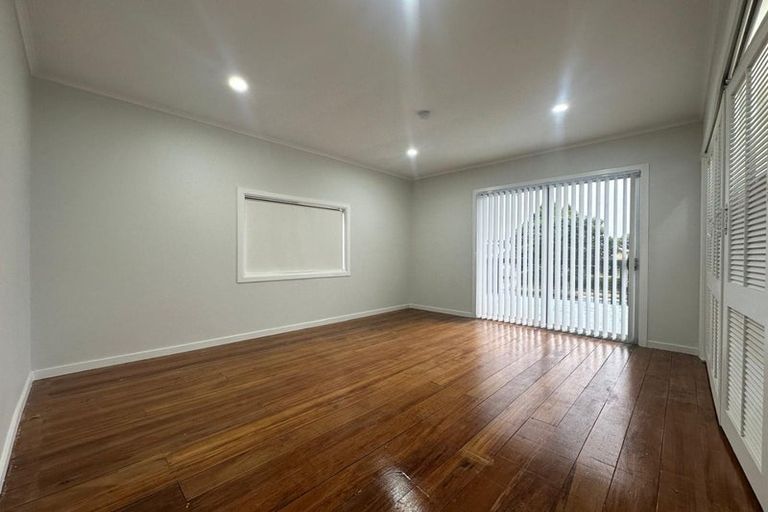 Photo of property in 720 Massey Road, Mangere, Auckland, 2022