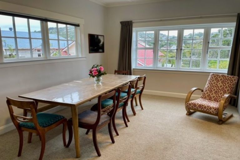 Photo of property in 10 Paisley Terrace, Karori, Wellington, 6012