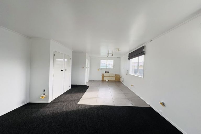 Photo of property in 43 Acacia Street, Kelvin Grove, Palmerston North, 4414