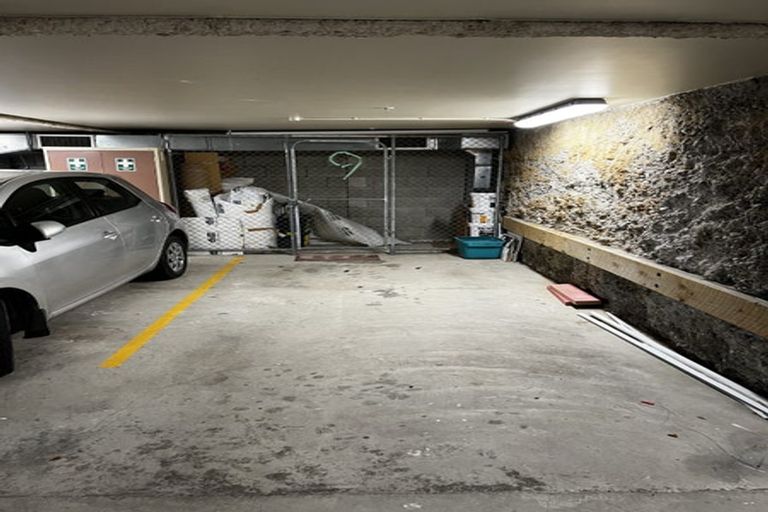 Photo of property in The Villas, 9/33 Hobson Street, Thorndon, Wellington, 6011