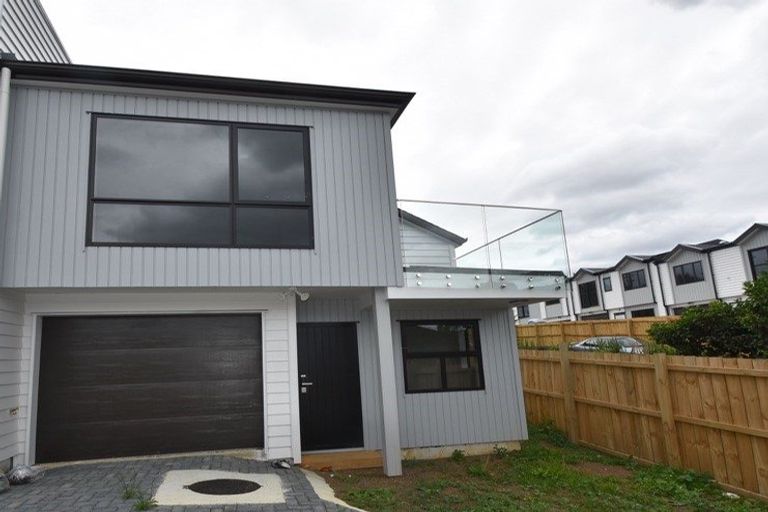 Photo of property in 39c Russell Road, Manurewa, Auckland, 2102