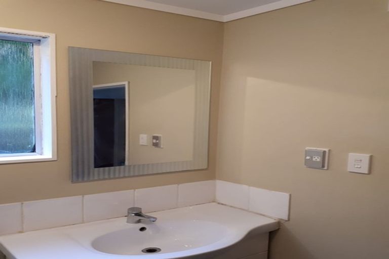 Photo of property in 2 Rajkot Terrace, Broadmeadows, Wellington, 6035