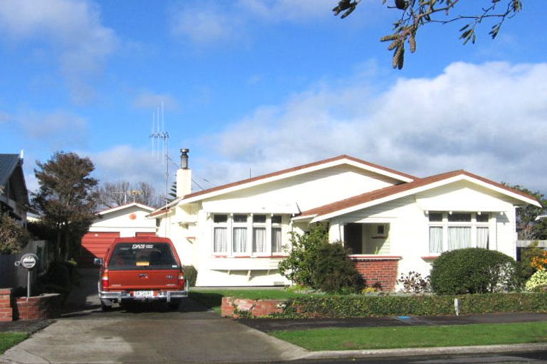 Photo of property in 35 Miro Street, Takaro, Palmerston North, 4410