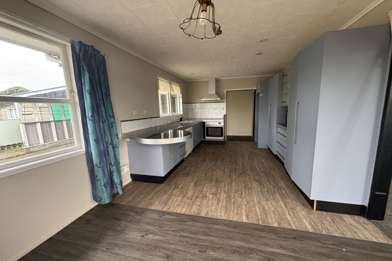 Photo of property in 17 Stuckey Street, Levin, 5510