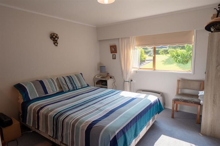 Photo of property in 17 School Road, Riverhead, 0820