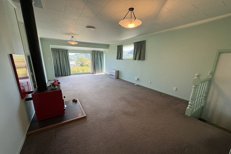 Photo of property in 68 Gurney Road, Kelson, Lower Hutt, 5010