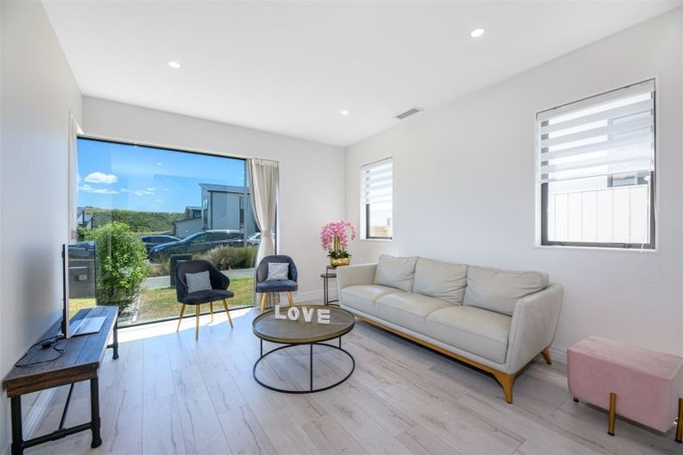 Photo of property in 13 Bight Road, Long Bay, Auckland, 0630