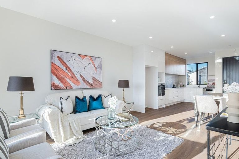 Photo of property in 30 Paretao Street, Massey, 0614