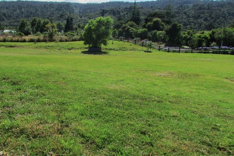 Photo of property in 2 Aorangi Drive, Greymouth, 7805