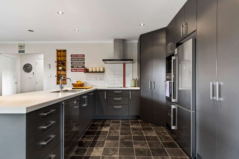 Photo of property in 48 Carroll Place, Owhata, Rotorua, 3010