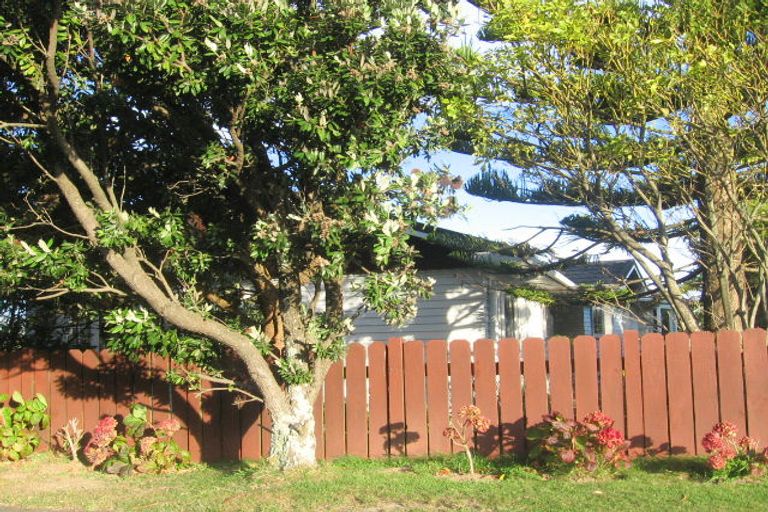 Photo of property in 1 Doon Grove, Papakowhai, Porirua, 5024