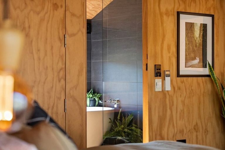 Photo of property in 14 Caithness Court, Jacks Point, Queenstown, 9371