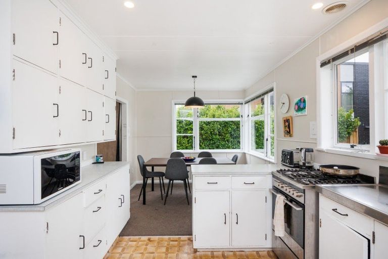 Photo of property in 20 Roy Street, Palmerston North, 4410