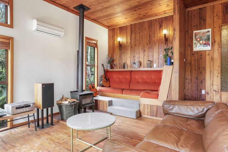 Photo of property in 18 Tinopai Road, Titirangi, Auckland, 0604