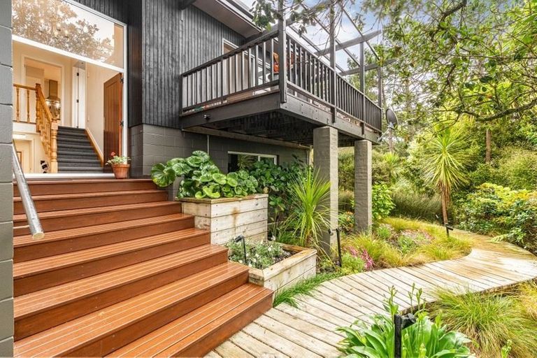 Photo of property in 22 Saddleback Rise, Murrays Bay, Auckland, 0630