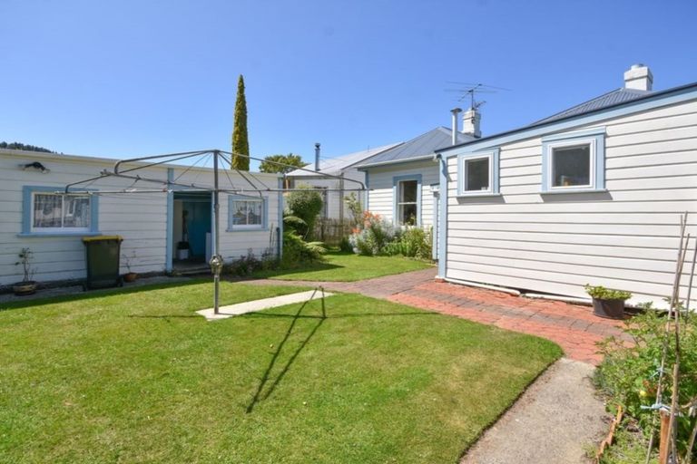 Photo of property in 1 Ainslee Place, North East Valley, Dunedin, 9010