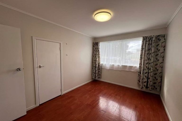 Photo of property in 28a Longburn Road, Henderson, Auckland, 0610