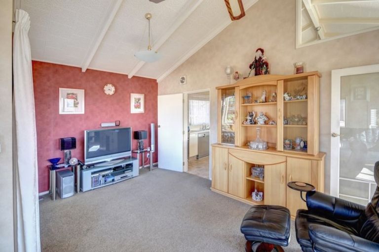 Photo of property in 13 Clyde Street, Kinmont Park, Mosgiel, 9024