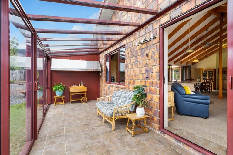 Photo of property in 20 Glentui Place, Waikawa, Picton, 7220