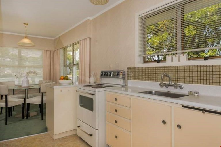 Photo of property in 1/48 Taharoto Road, Takapuna, Auckland, 0622