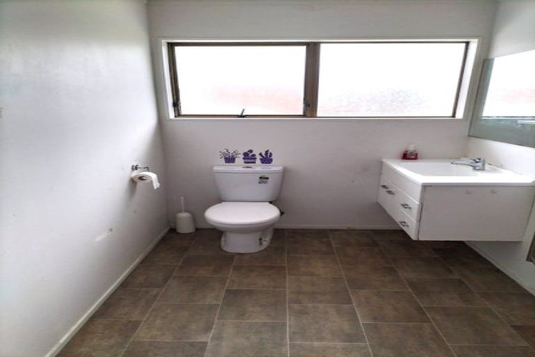 Photo of property in 1/47 Majesty Place, Half Moon Bay, Auckland, 2012