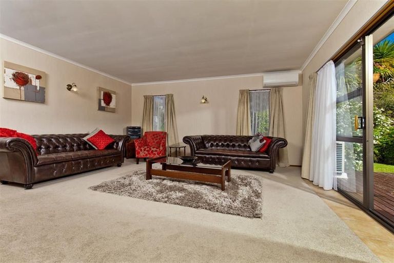 Photo of property in 4 Honeysuckle Lane, Mairangi Bay, Auckland, 0630