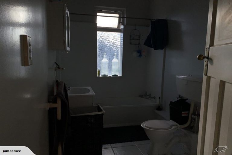 Photo of property in 3/60 Brougham Street, Mount Victoria, Wellington, 6011