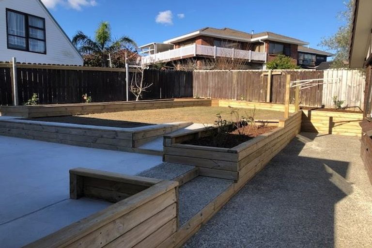 Photo of property in 15 Charles Prevost Drive, The Gardens, Auckland, 2105