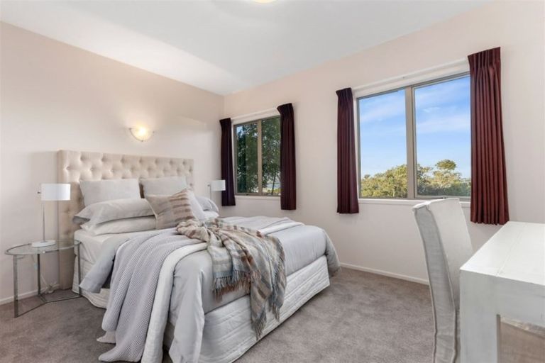 Photo of property in 21 Waimana Avenue, Northcote Point, Auckland, 0627