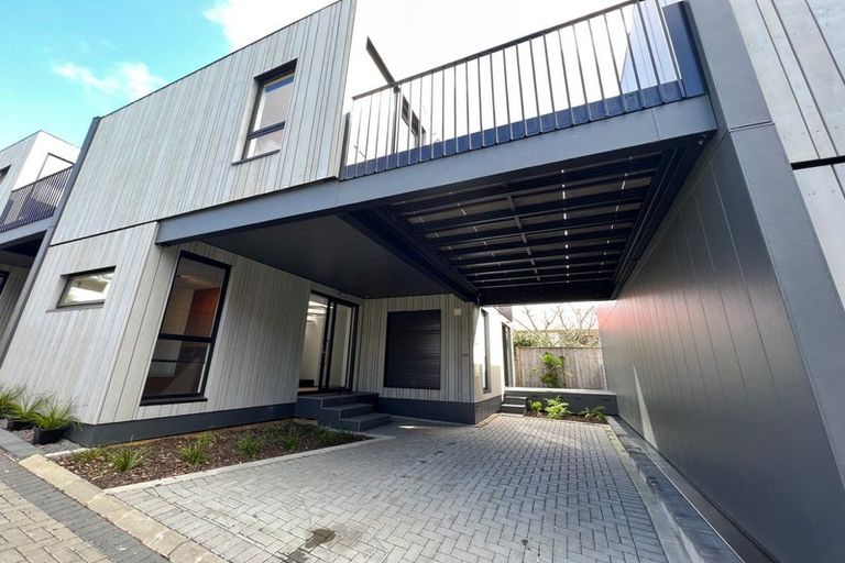 Photo of property in 18a Montgomery Avenue, Belmont, Auckland, 0622