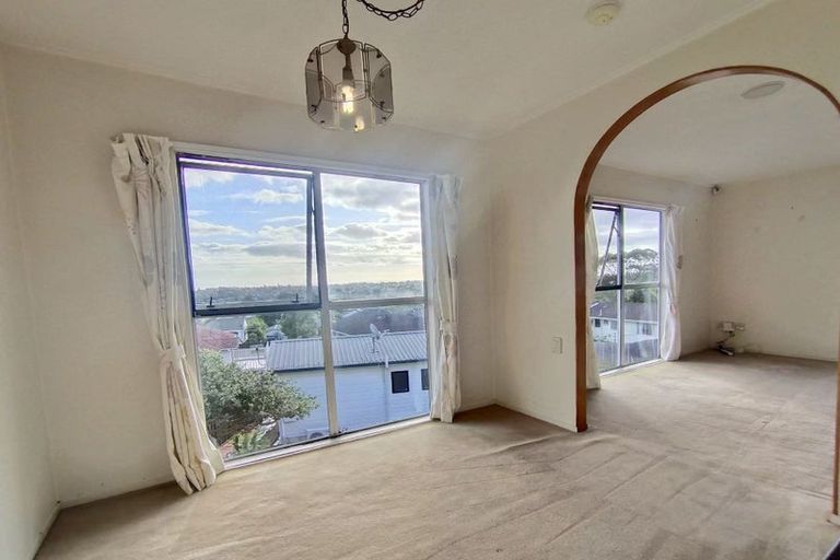 Photo of property in 39 Lewisham Street, Highland Park, Auckland, 2010