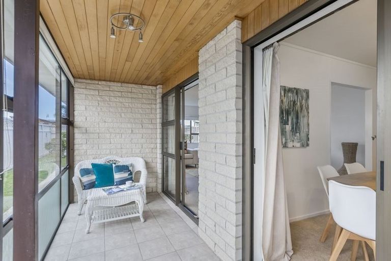 Photo of property in 1/218 Centreway Road, Orewa, 0931