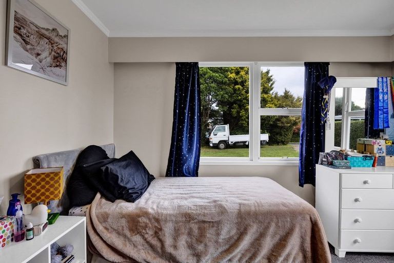 Photo of property in 261 Huatoki Street, Upper Vogeltown, New Plymouth, 4310