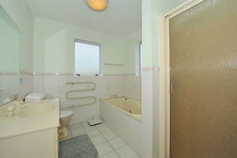 Photo of property in 2/16 Tika Street, Riccarton, Christchurch, 8041