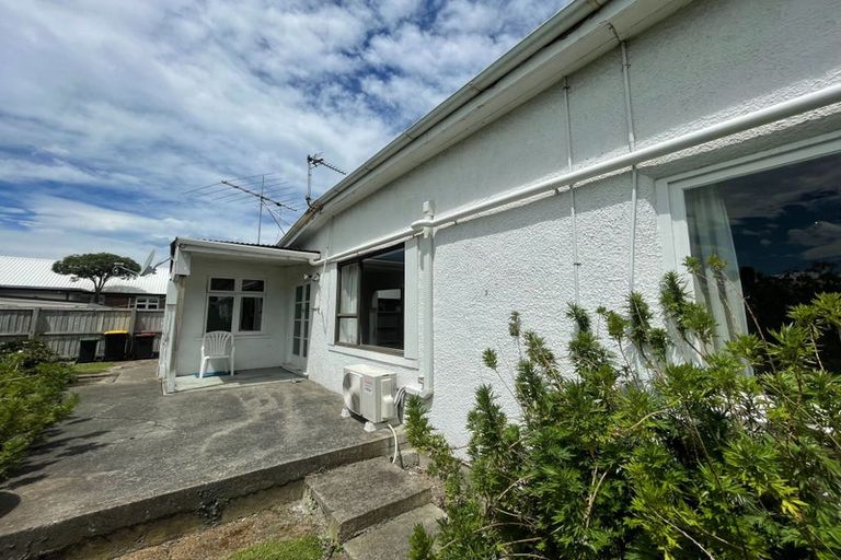 Photo of property in 28 Division Street, Riccarton, Christchurch, 8041