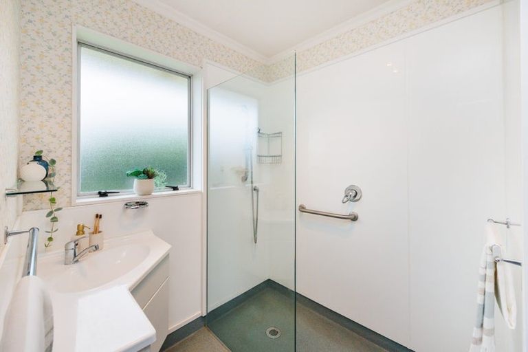 Photo of property in 27 Carter Crescent, Awapuni, Palmerston North, 4412