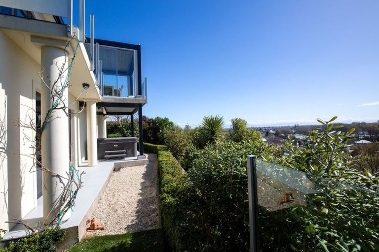 Photo of property in 39 Overdale Drive, Cashmere, Christchurch, 8022