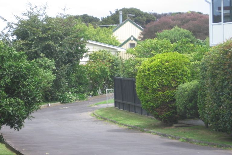 Photo of property in 1/26 James Evans Drive, Northcote, Auckland, 0627