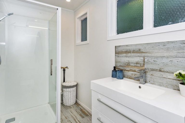 Photo of property in 39 Harbour View Road, Omokoroa, 3114