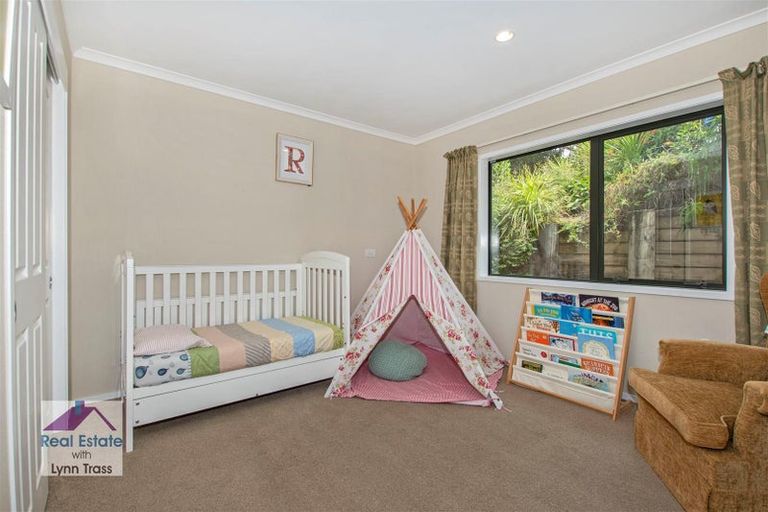 Photo of property in 14 Tieke Place, Horahora, Whangarei, 0110