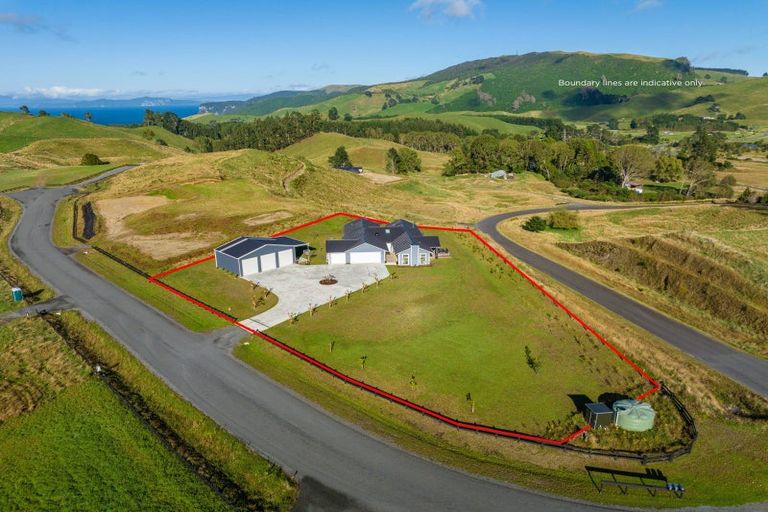 Photo of property in 2 Olsen Place, Kinloch, Taupo, 3385