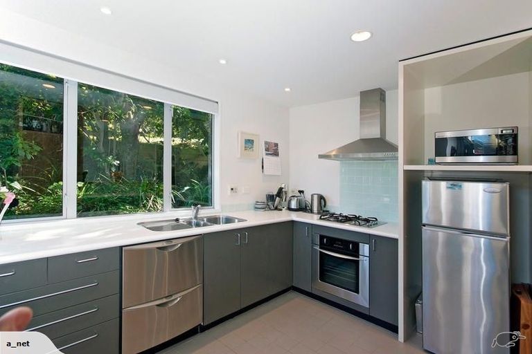 Photo of property in 94b Onslow Road, Khandallah, Wellington, 6035