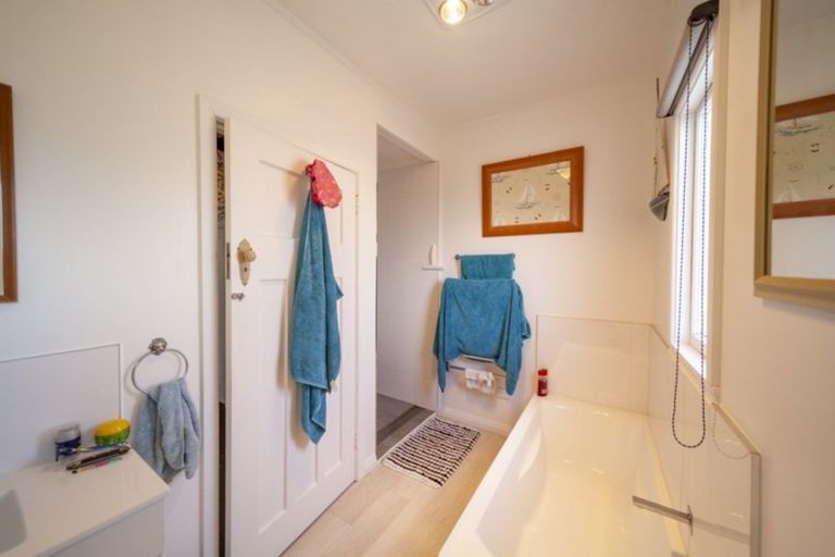 Photo of property in 2 Wilding Avenue, Marewa, Napier, 4110