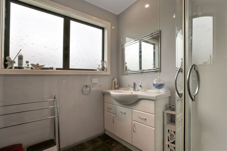 Photo of property in 98 Mcmurdo Street, Tinwald, Ashburton, 7700