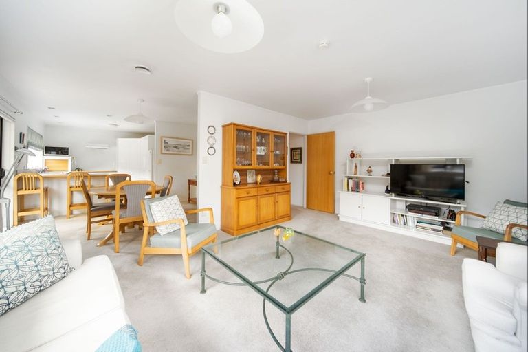 Photo of property in 2/108 Western Hills Drive, Kensington, Whangarei, 0112