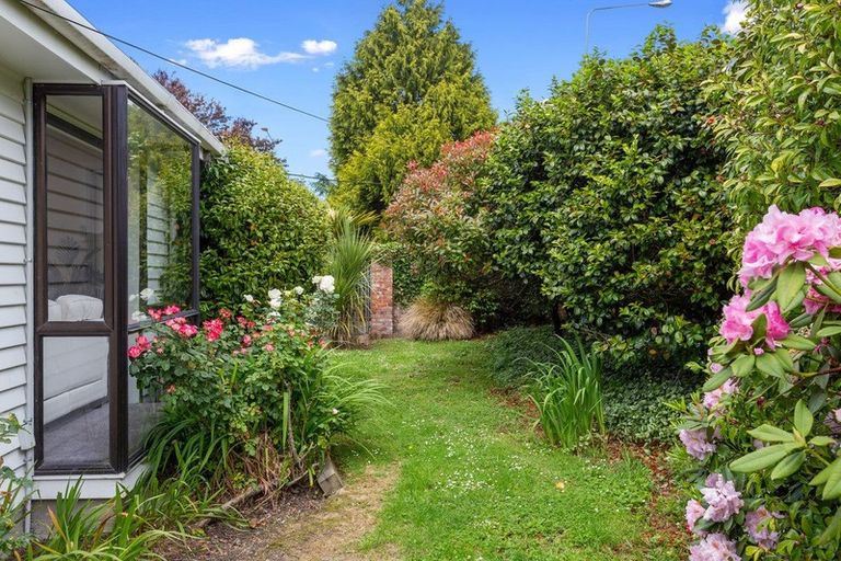 Photo of property in 1/180 Avonhead Road, Avonhead, Christchurch, 8042