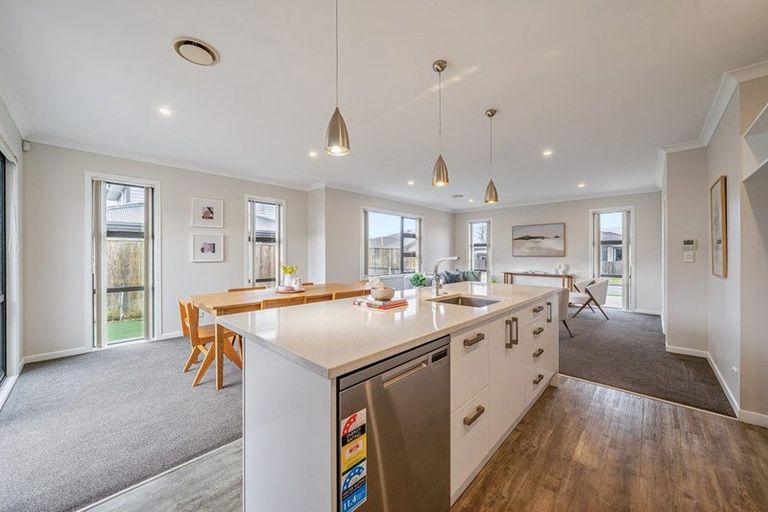 Photo of property in 10 Poulson Grove, Trentham, Upper Hutt, 5018
