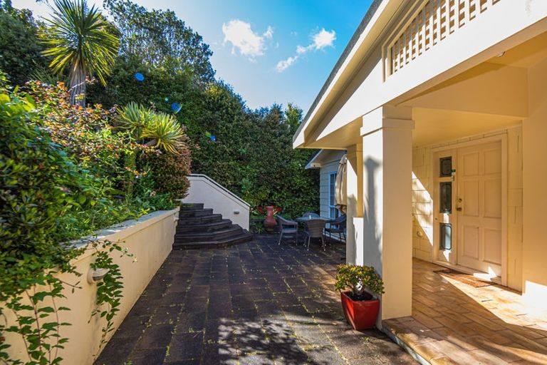 Photo of property in 34 Hythe Terrace, Mairangi Bay, Auckland, 0630