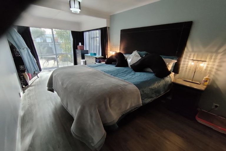 Photo of property in 15 Queen Street, Winton, 9720