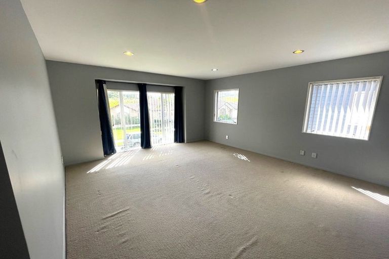 Photo of property in 14 Stamford Crescent, Flat Bush, Auckland, 2019